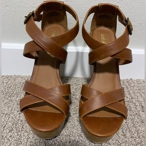 Mossimo Supply Co. Brown Heels, size 6.5